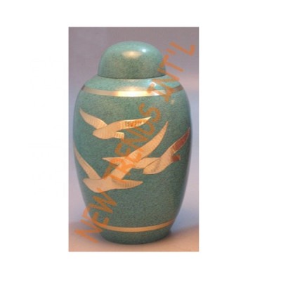 Pet urns with three bird carving